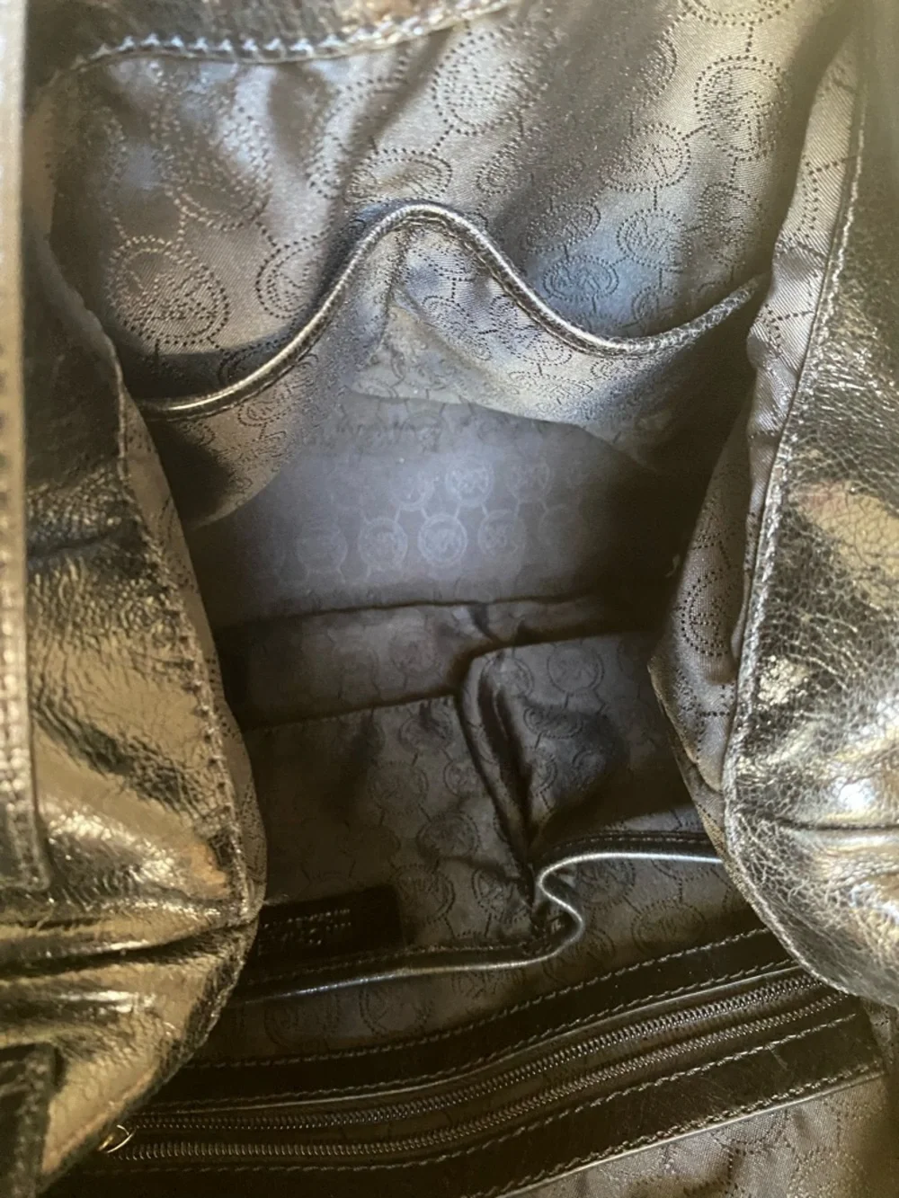 Michael Kors Devon Black Leather Shoulder Bag with Silver Chain Detail - Picture 9 of 12